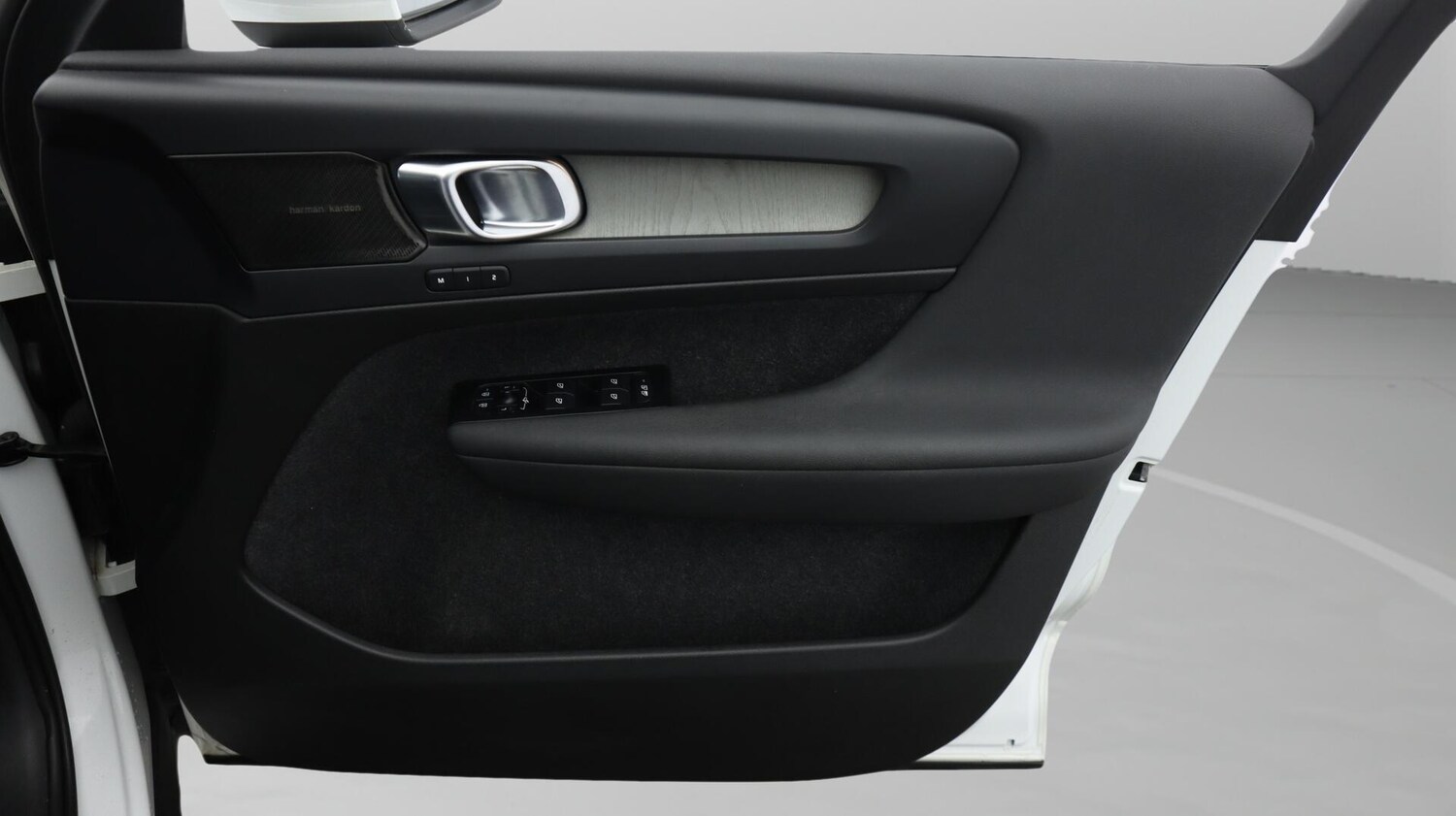 Used Volvo XC40 2021 for sale - 76646161: Photo 16