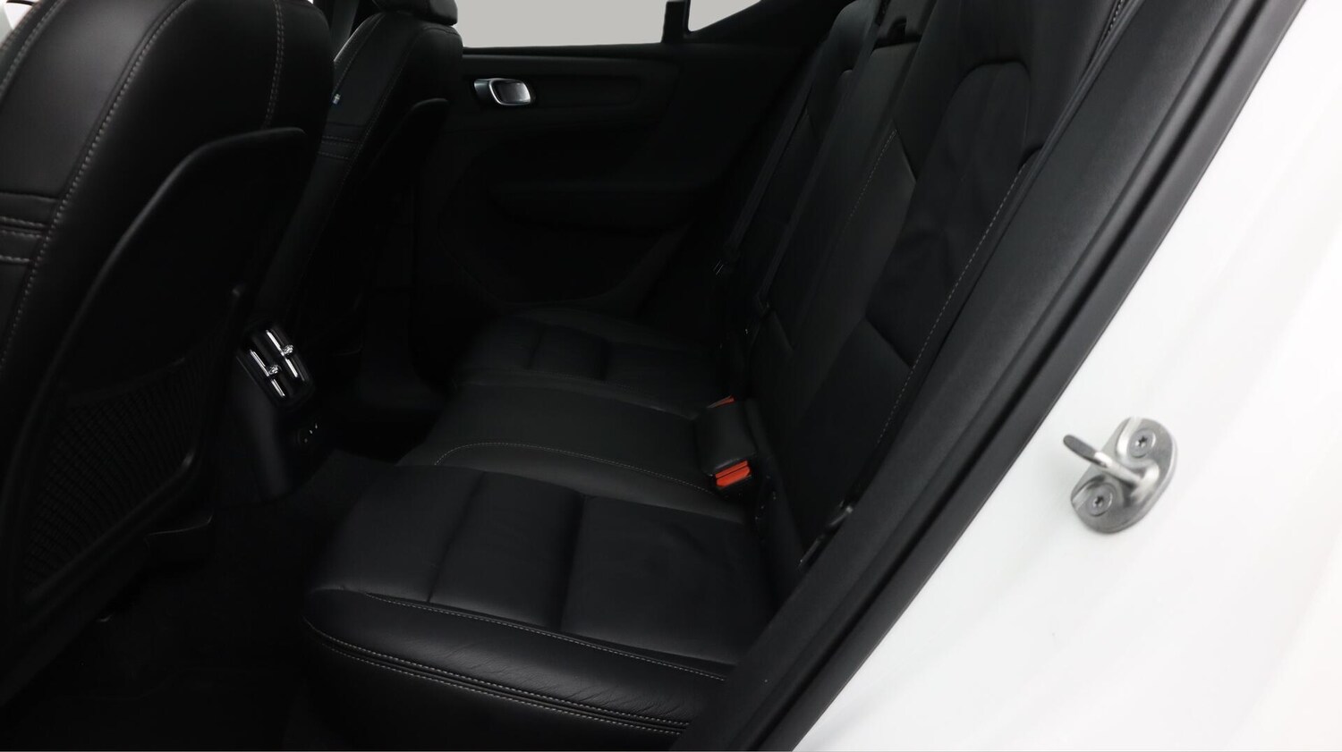 Used Volvo XC40 2021 for sale - 76646161: Photo 17
