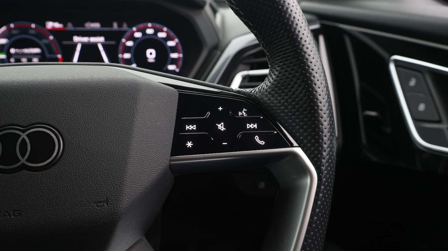 Used Audi Q4 e-tron 2023 for sale - 77303386: Photo 25