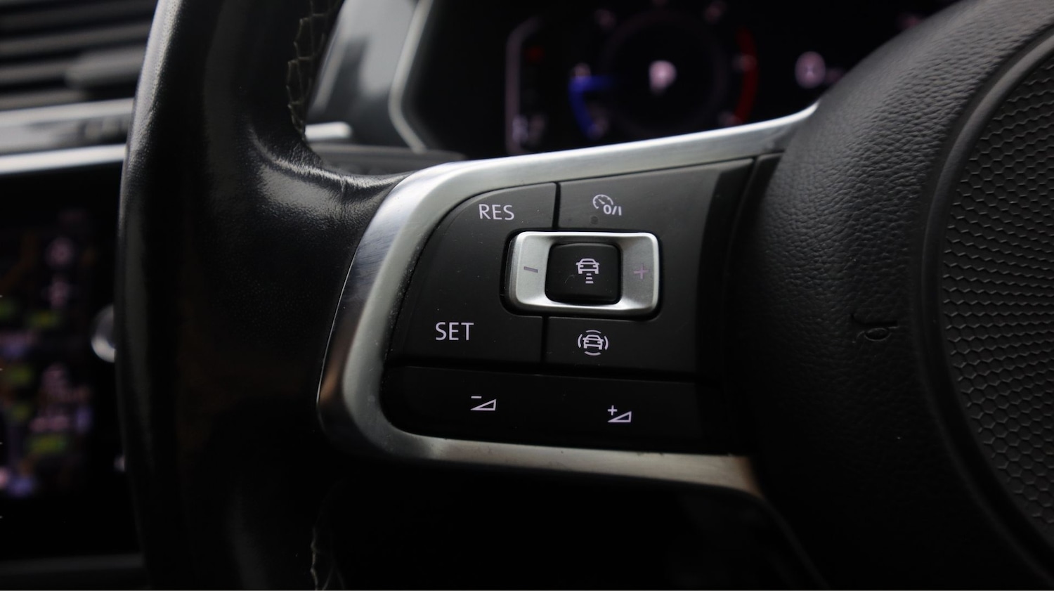 Used Volkswagen Tiguan 2020 for sale - 77240250: Photo 23