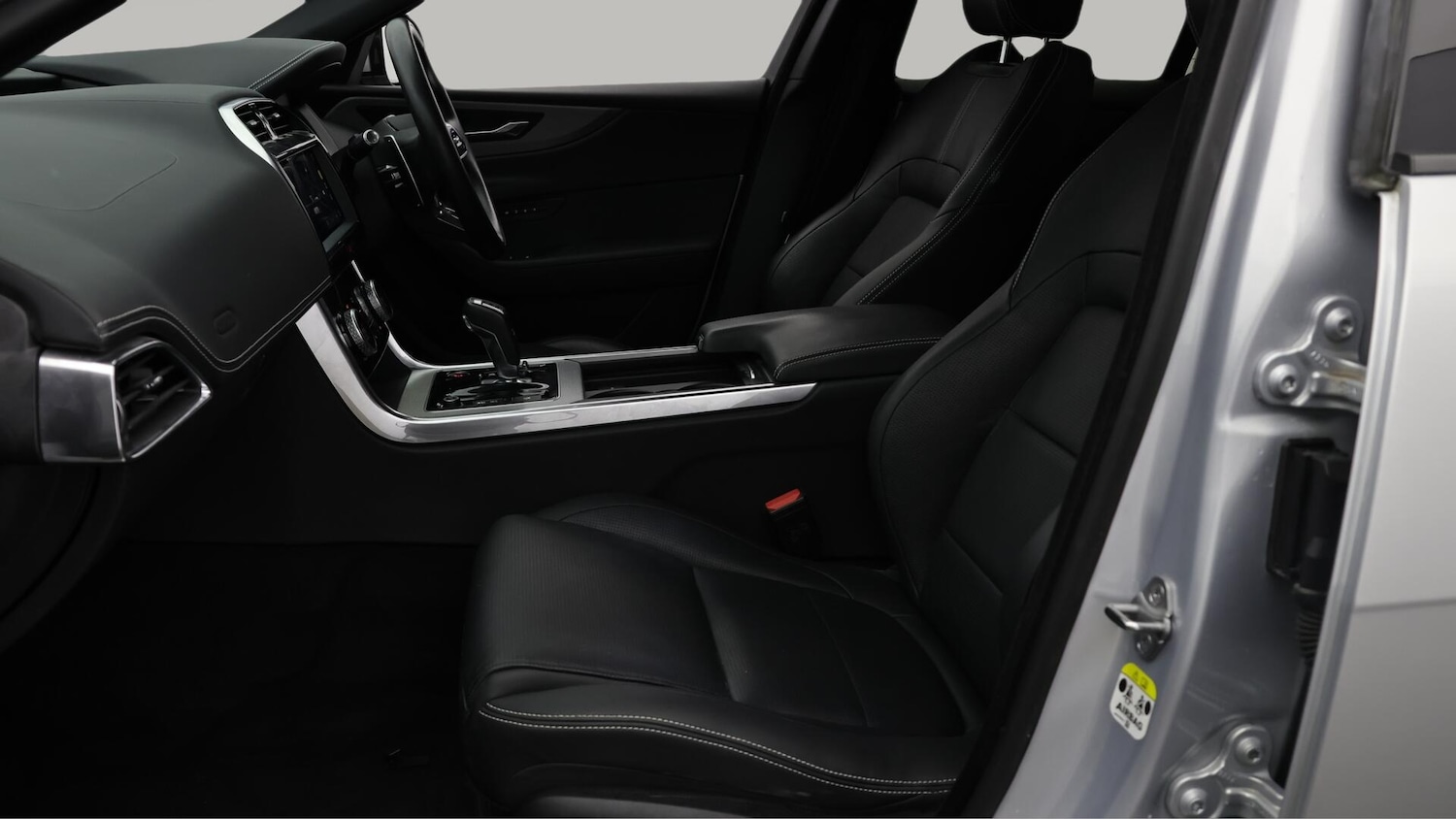Used Jaguar XE 2021 for sale - 76349091: Photo 15