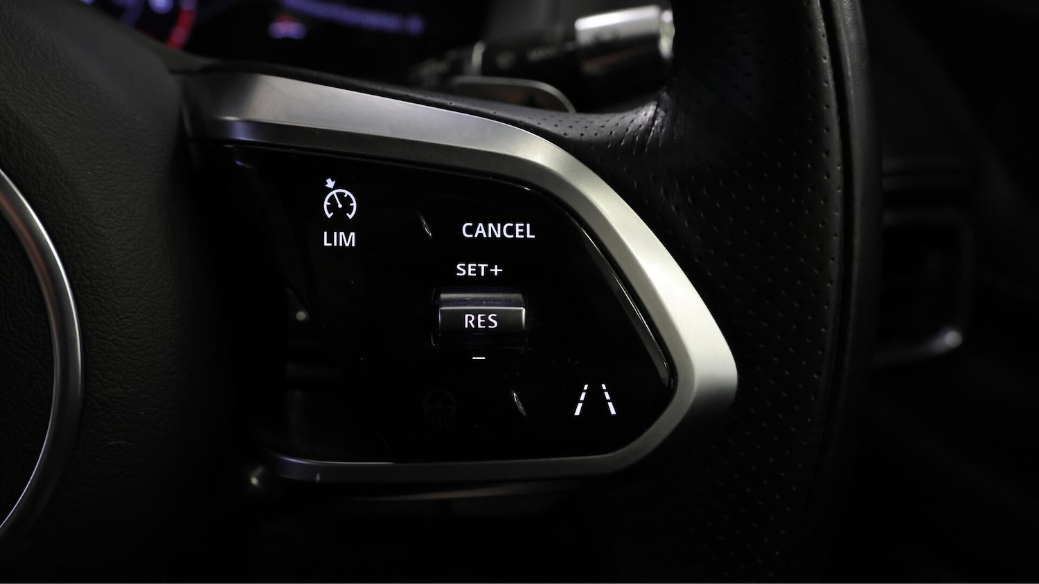 Used Jaguar XE 2021 for sale - 76349091: Photo 24