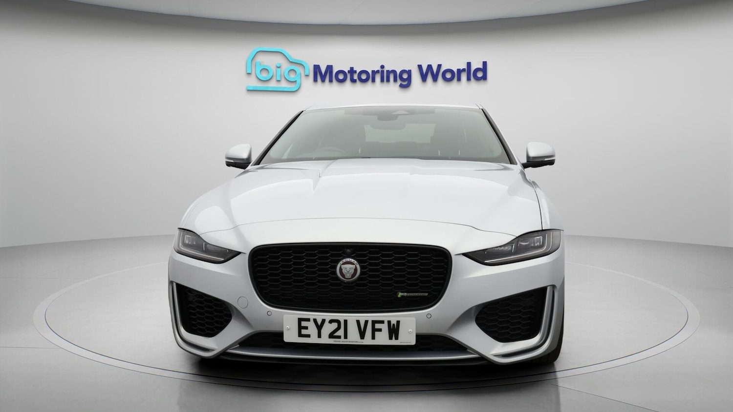 Used Jaguar XE 2021 for sale - 76349091: Photo 3
