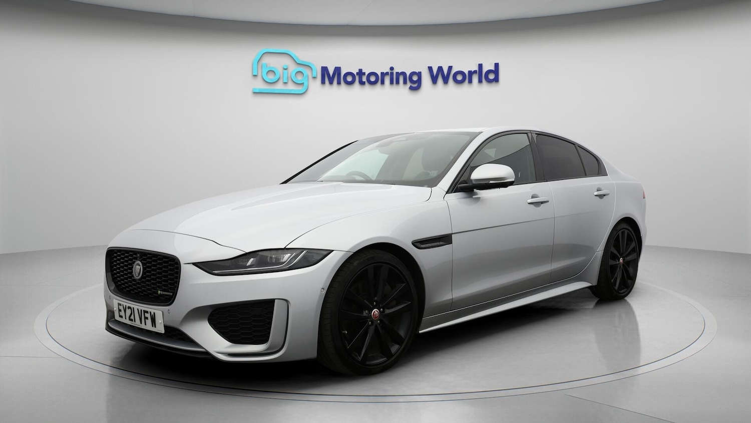 Used Jaguar XE 2021 for sale - 76349091: Photo 4