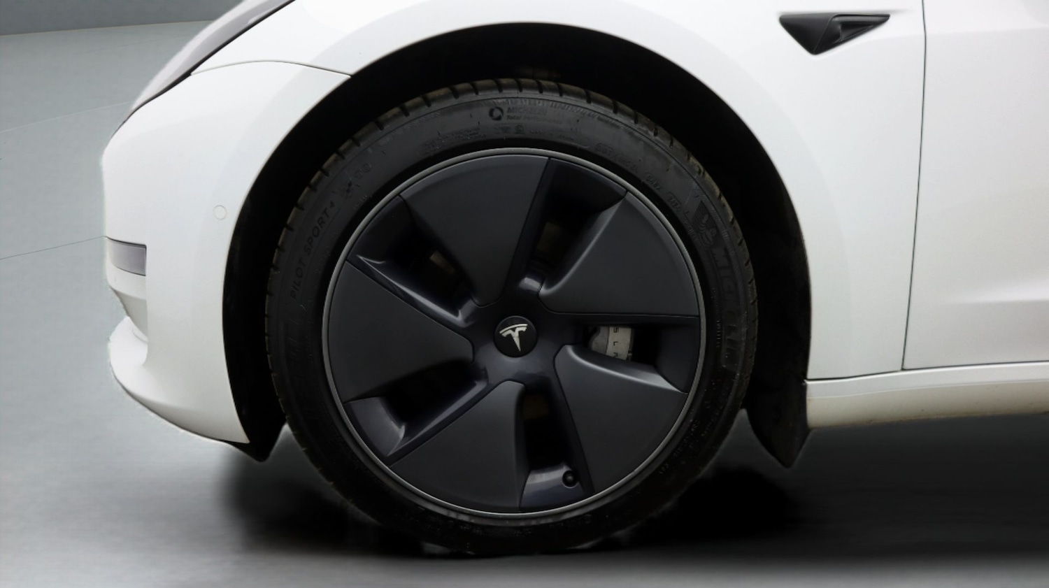 Used Tesla Model 3 2021 for sale - 77276820: Photo 18