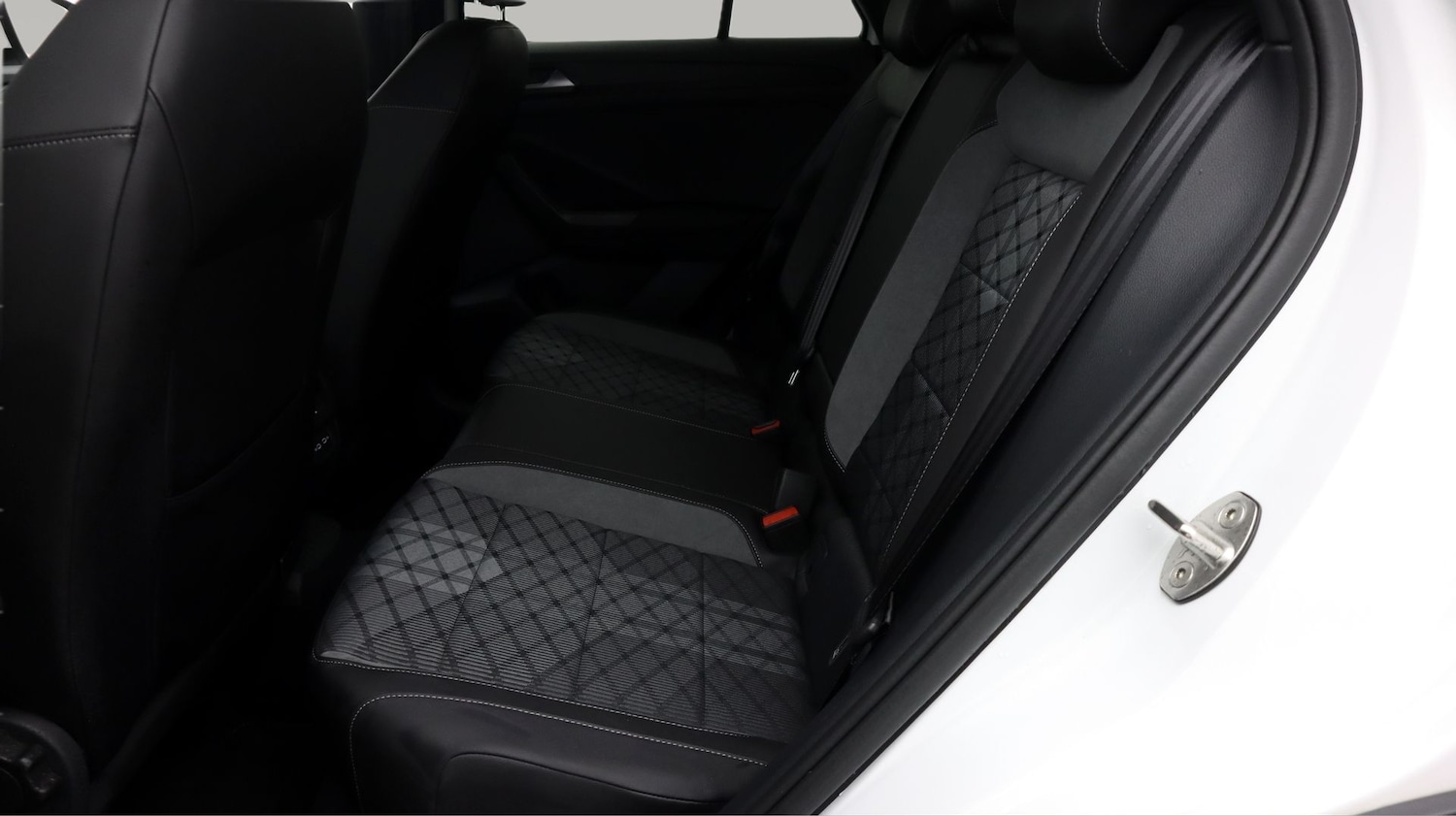 Used Volkswagen T-Roc 2024 for sale - 77342782: Photo 16