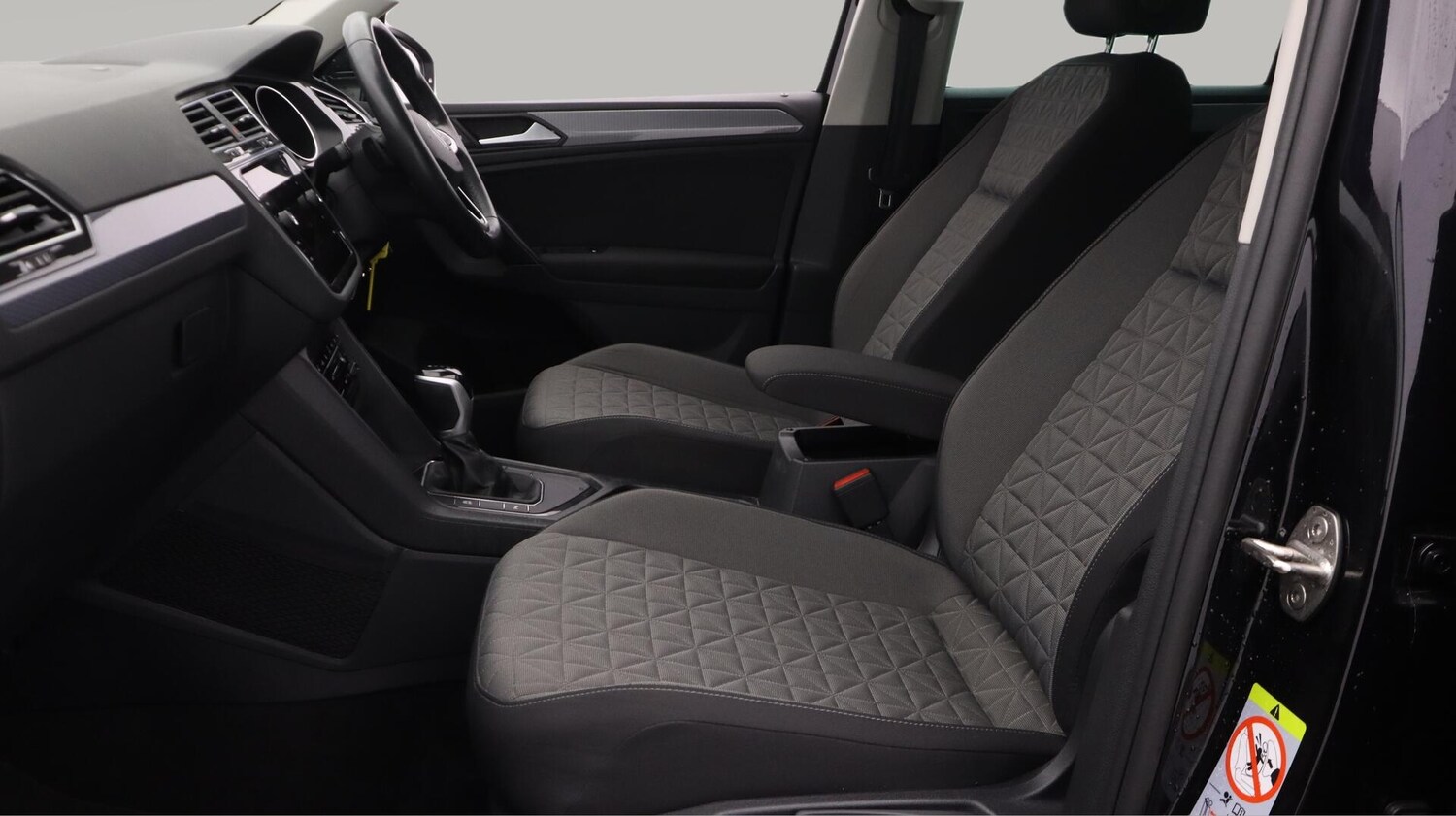 Used Volkswagen Tiguan 2023 for sale - 76620275: Photo 15