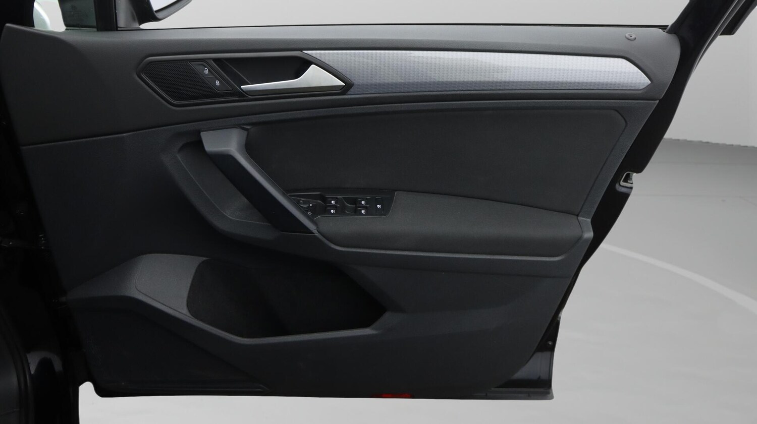 Used Volkswagen Tiguan 2023 for sale - 76620275: Photo 16