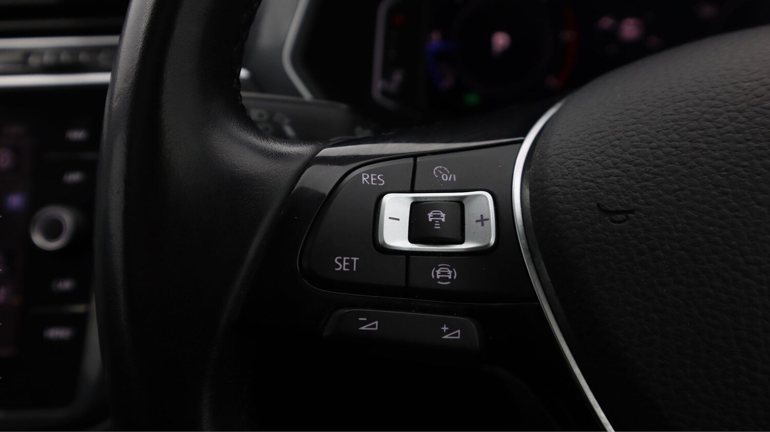 Used Volkswagen Tiguan 2020 for sale - 77363835: Photo 23