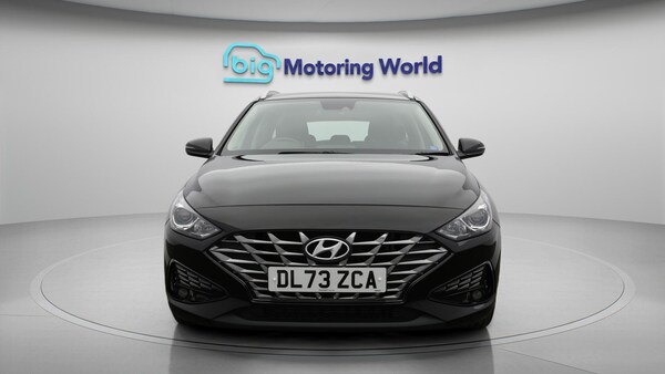 Used Hyundai i30 2023 for sale - 76307056: Photo 3