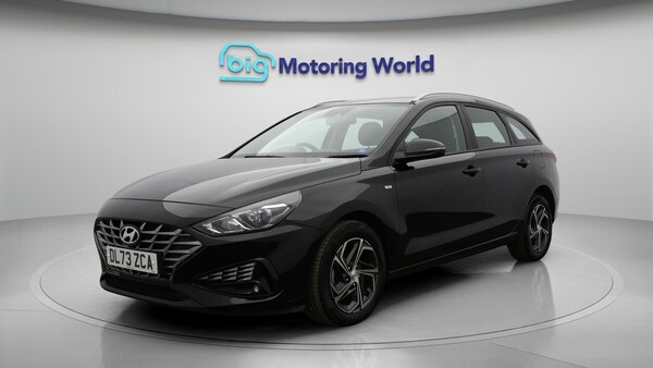 Used Hyundai i30 2023 for sale - 76307056: Photo 4