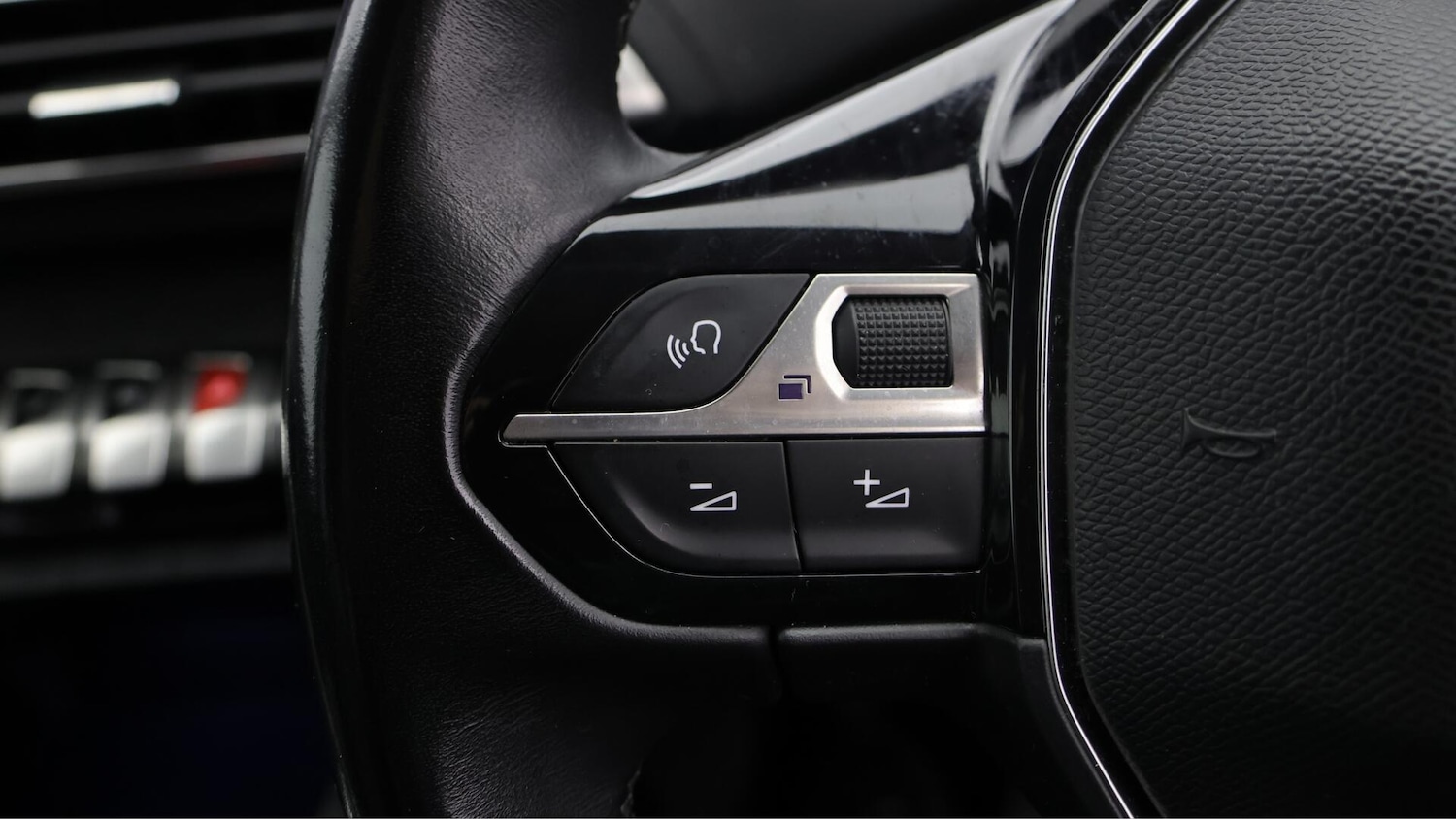 Used Peugeot 5008 2018 for sale - 76499990: Photo 25