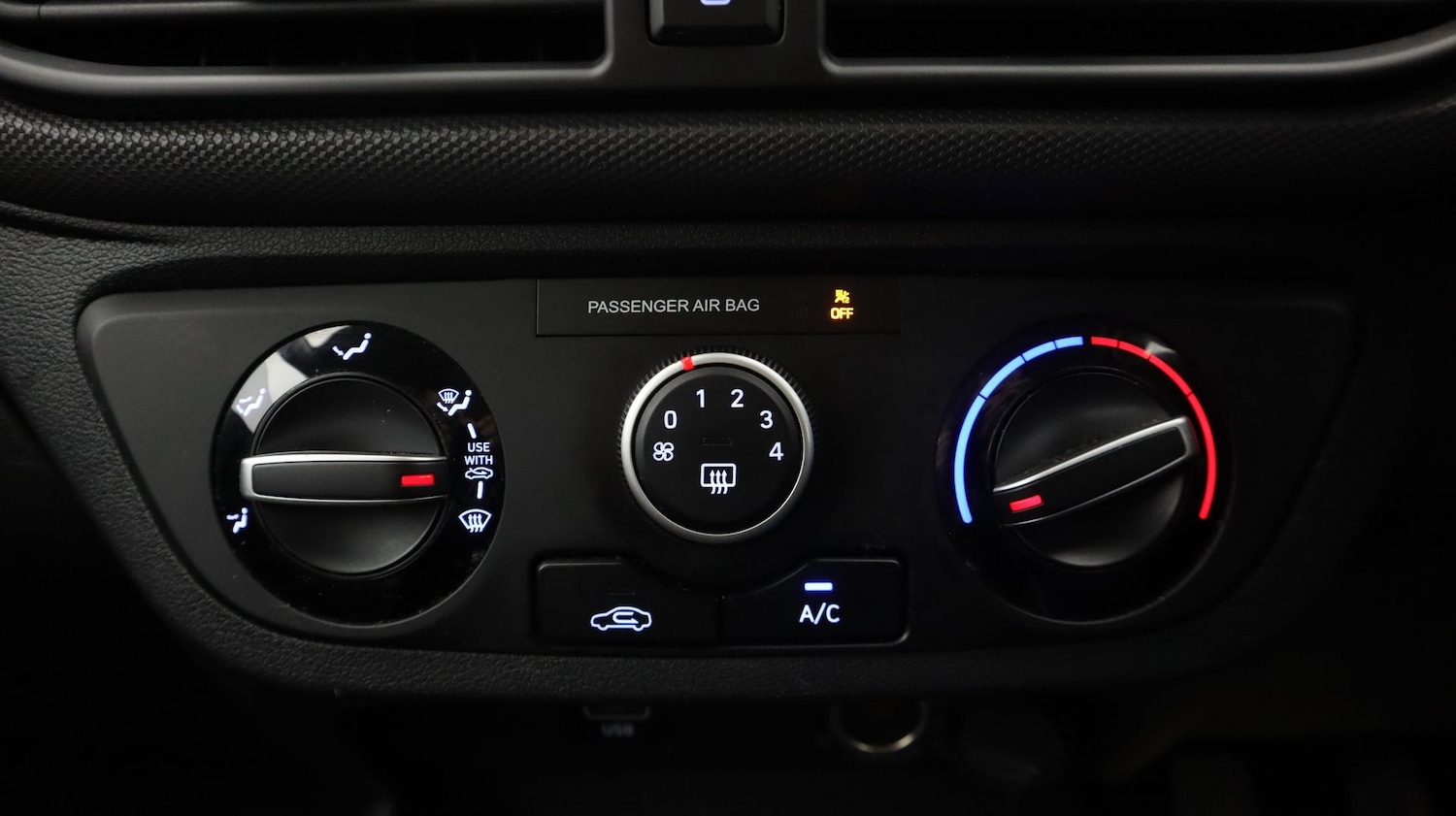 Used Hyundai i10 2023 for sale - 77762894: Photo 12