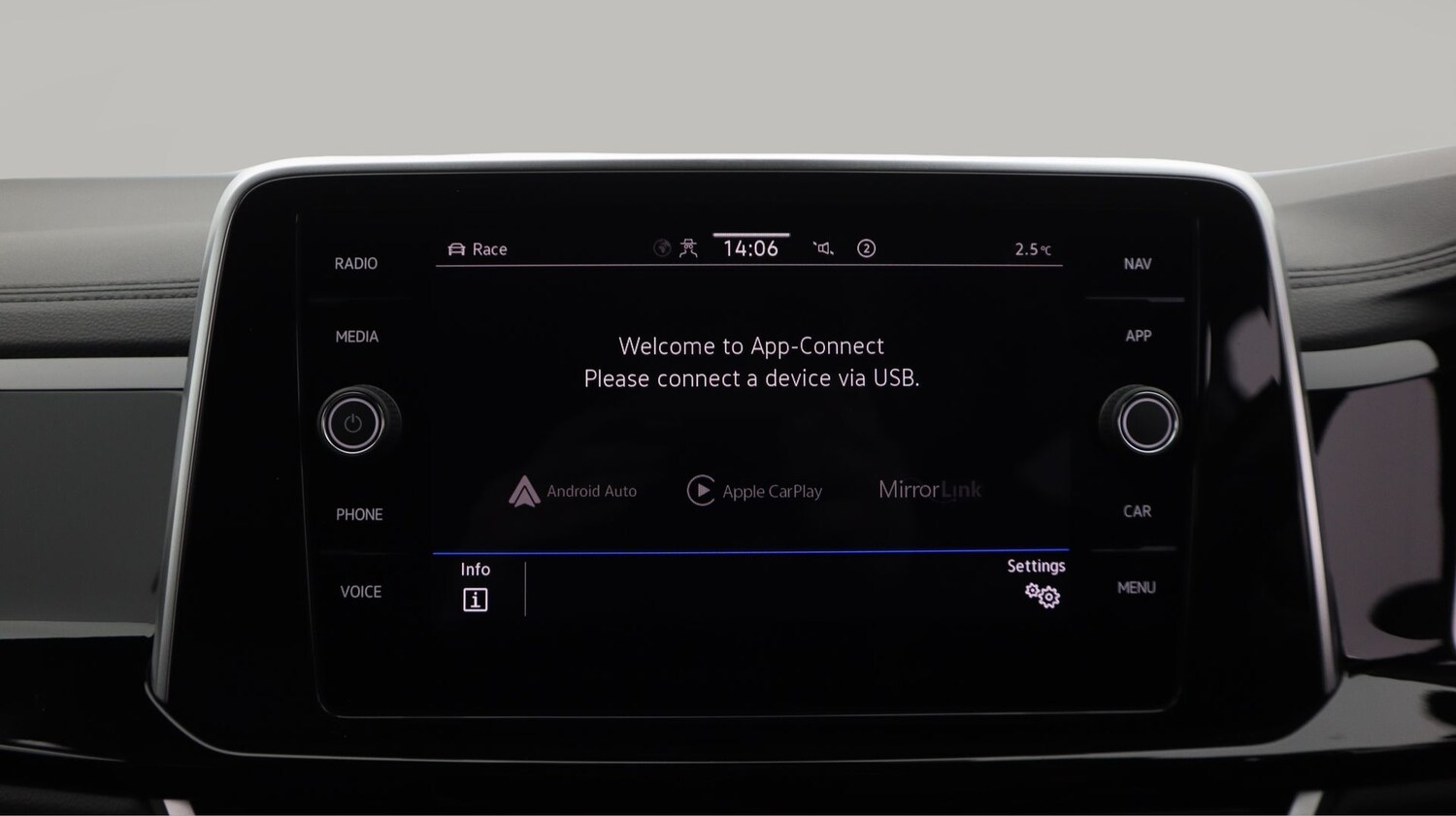 Used Volkswagen T-Roc 2023 for sale - 77204861: Photo 20