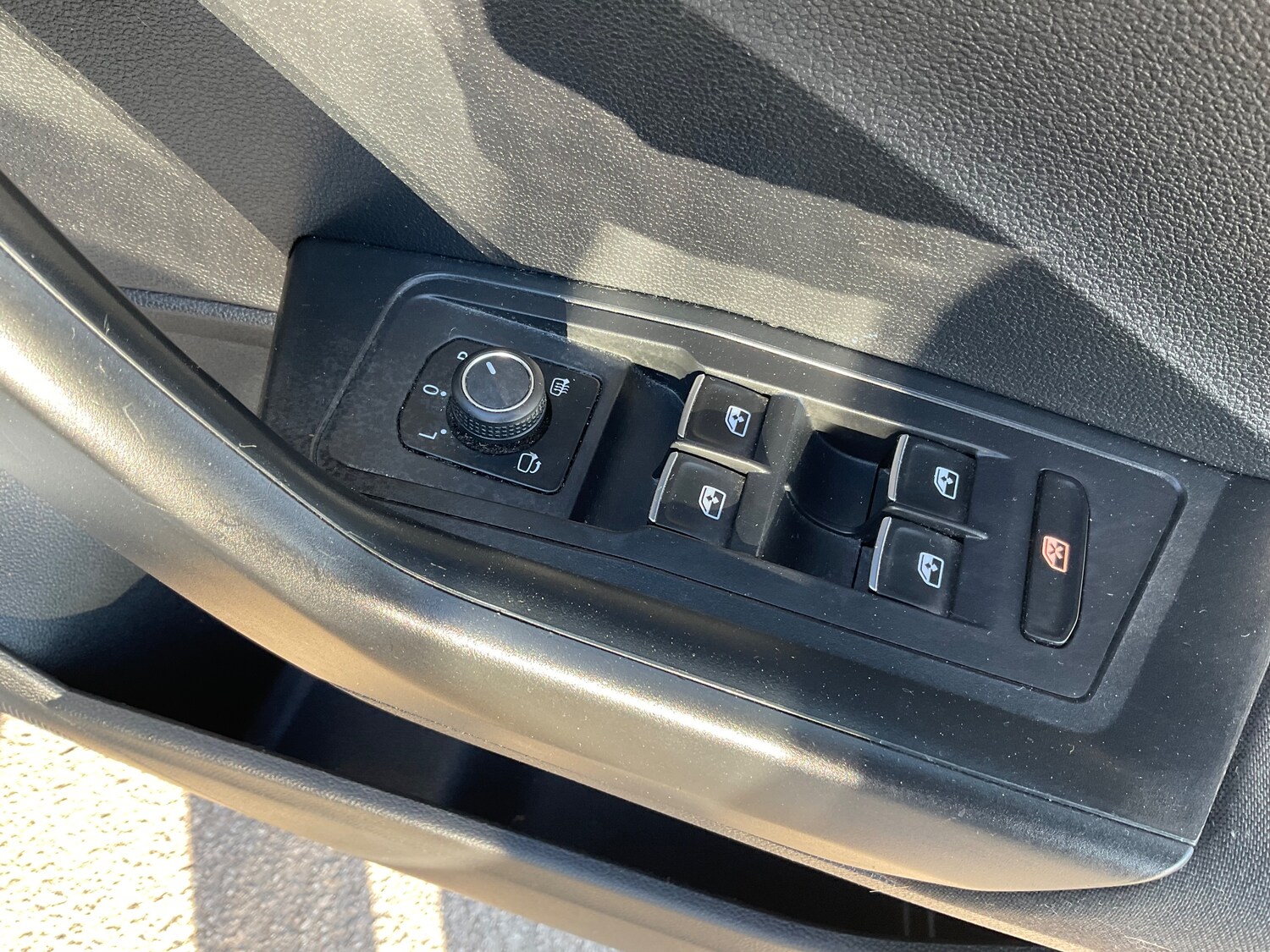 Used Volkswagen T-Roc 2018 for sale - 77946261: Photo 12