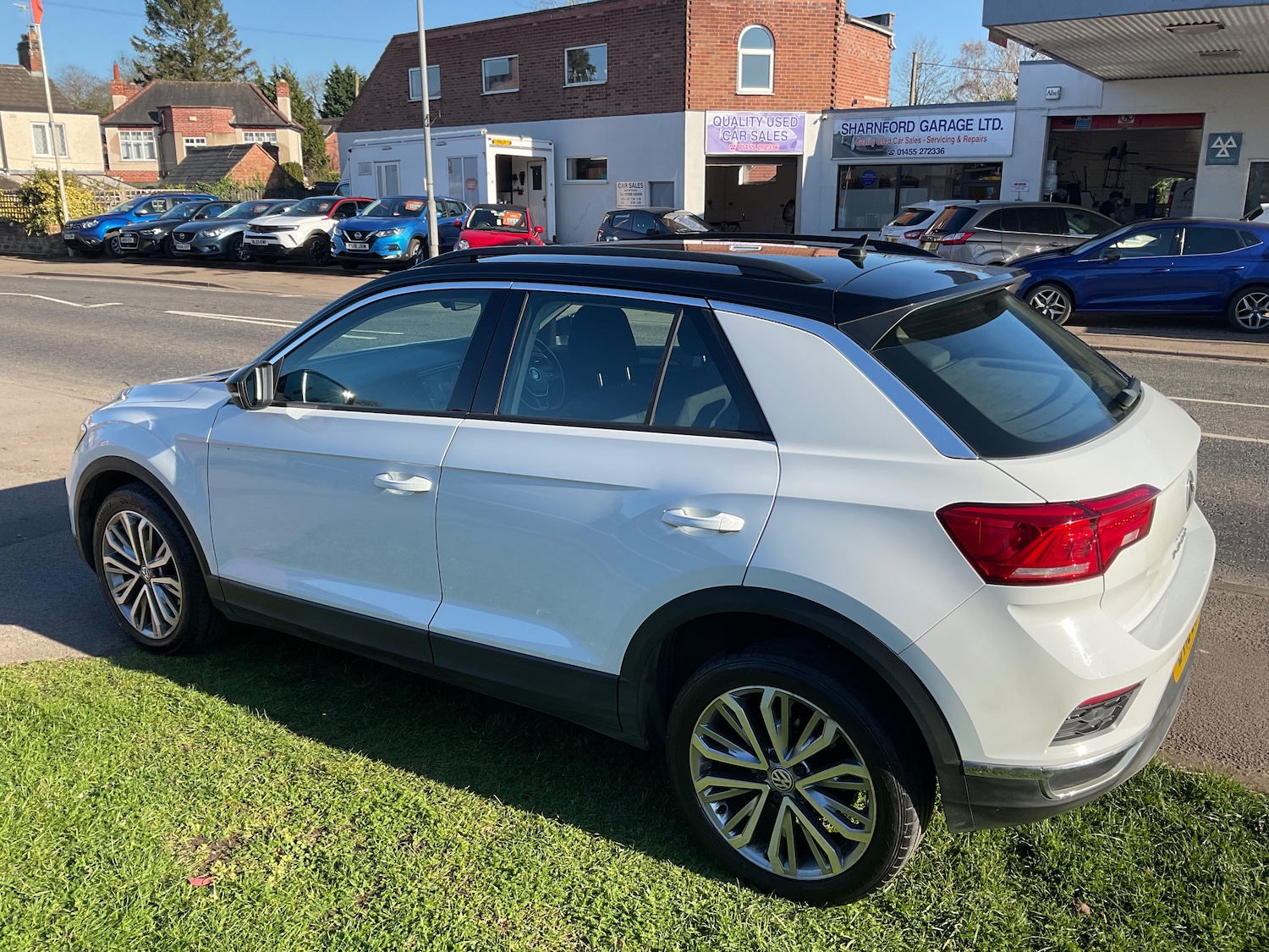 Used Volkswagen T-Roc 2018 for sale - 77946261: Photo 2