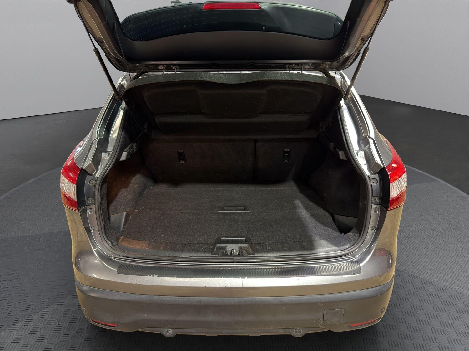 Used Nissan Qashqai 2015 for sale - 77764000: Photo 14