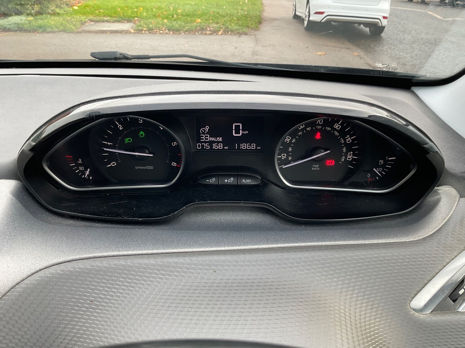 Used Peugeot 208 2015 for sale - 77927670: Photo 9