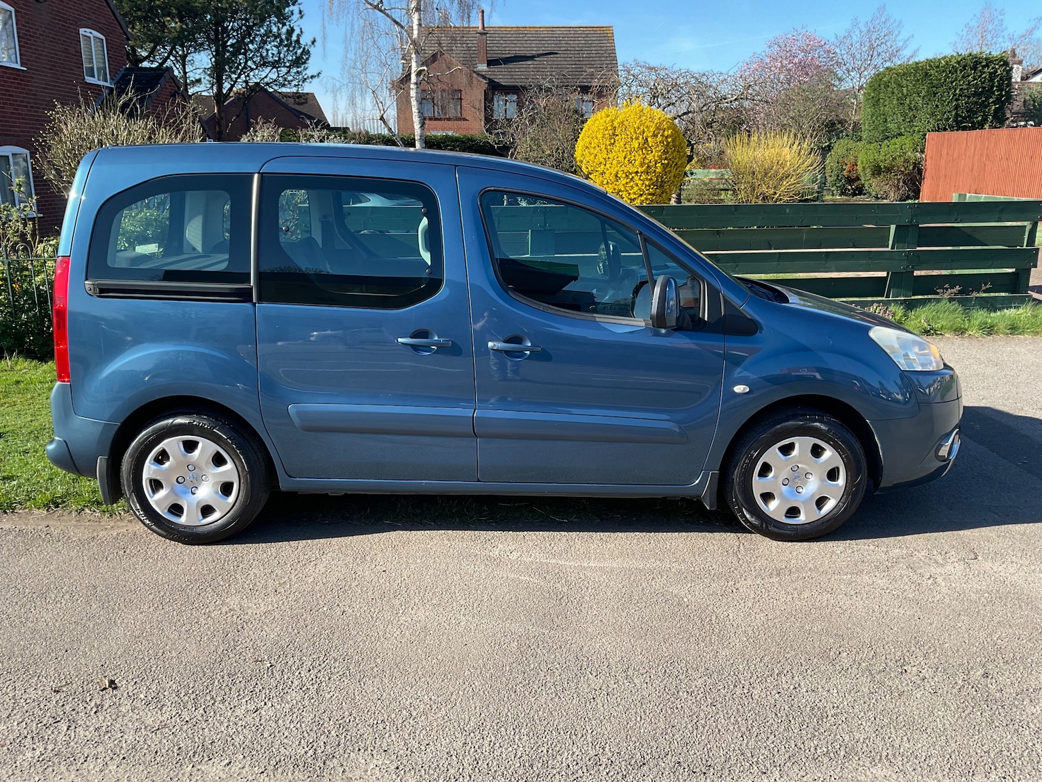 Used Peugeot Partner Tepee 2012 for sale - 77946260: Photo 6