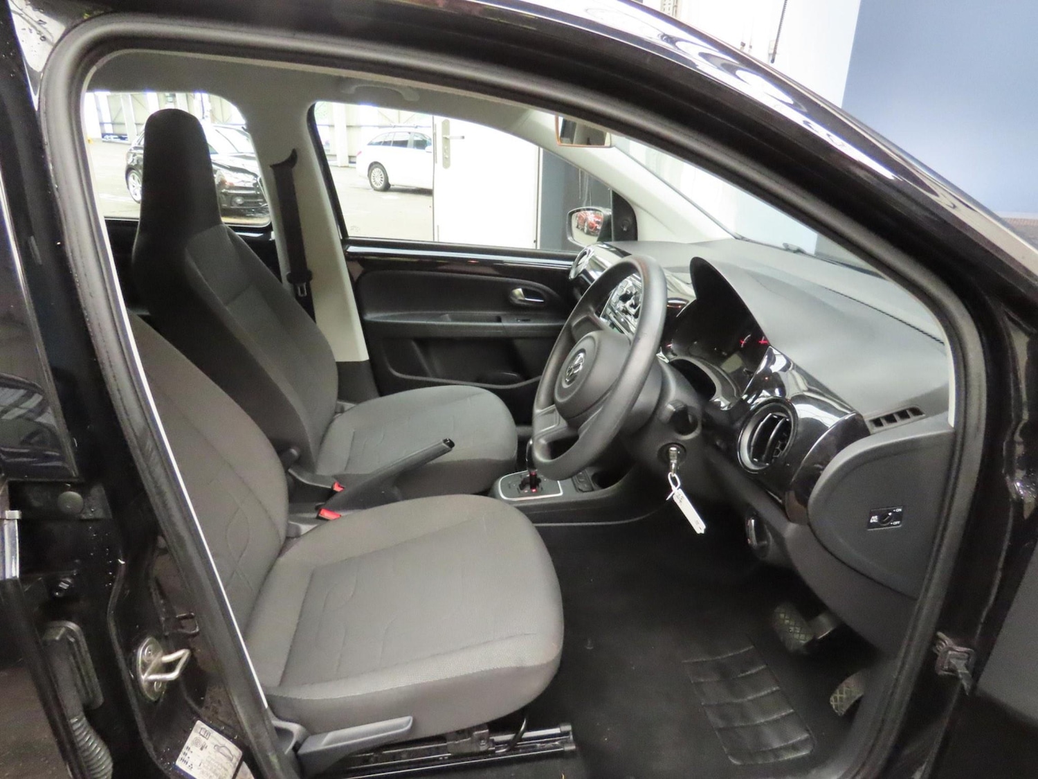 Used Volkswagen up! for sale - 77762513: Photo 5