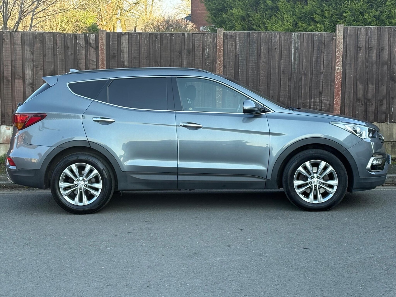 Used Hyundai Santa Fe 2017 for sale - 77942453: Photo 4