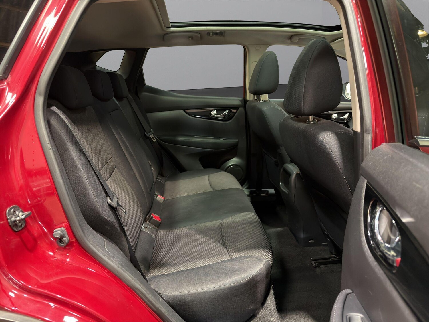 Used Nissan Qashqai 2015 for sale - 77894028: Photo 11