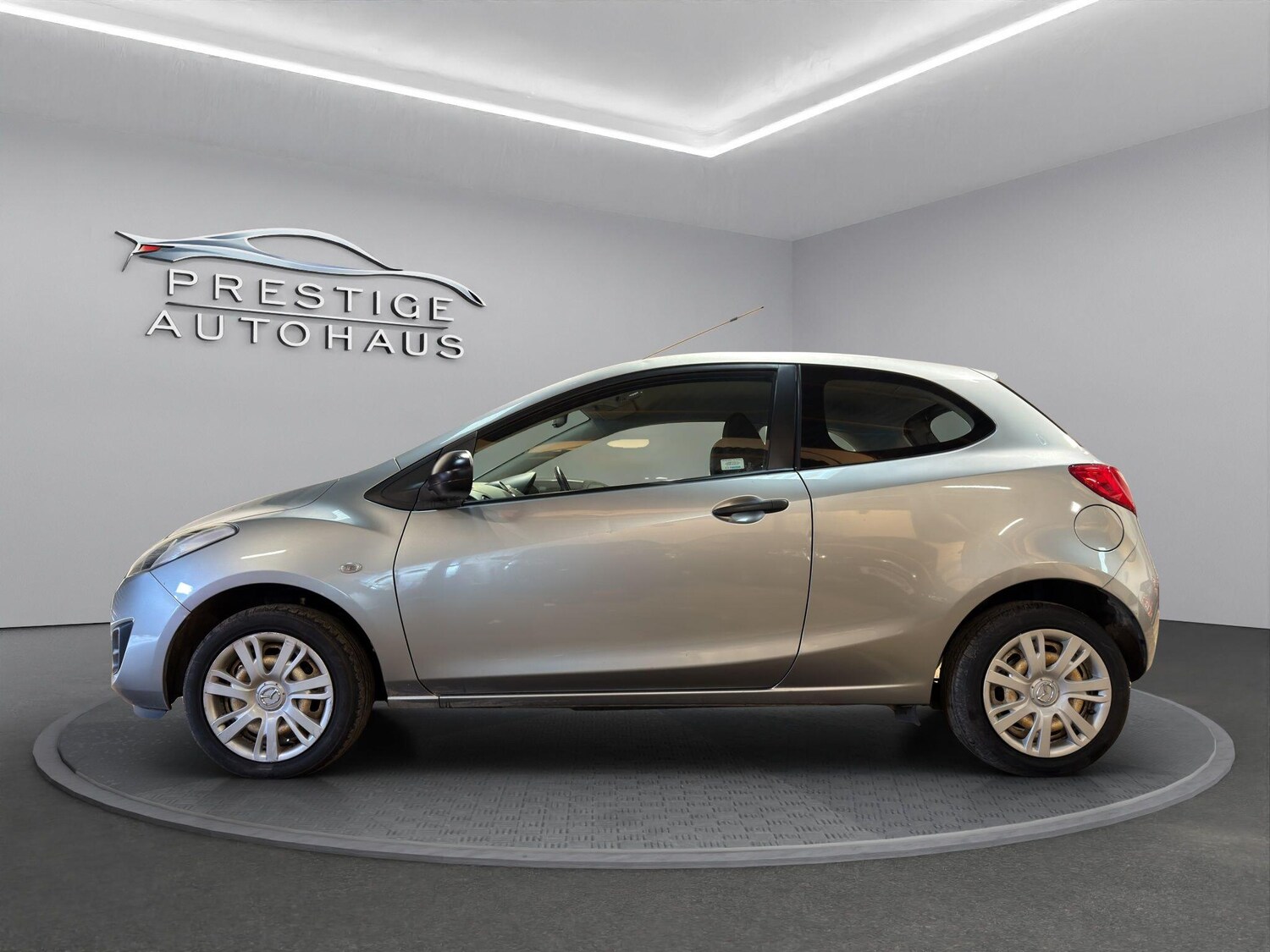 Used Mazda Mazda2 2013 for sale - 77763999: Photo 9