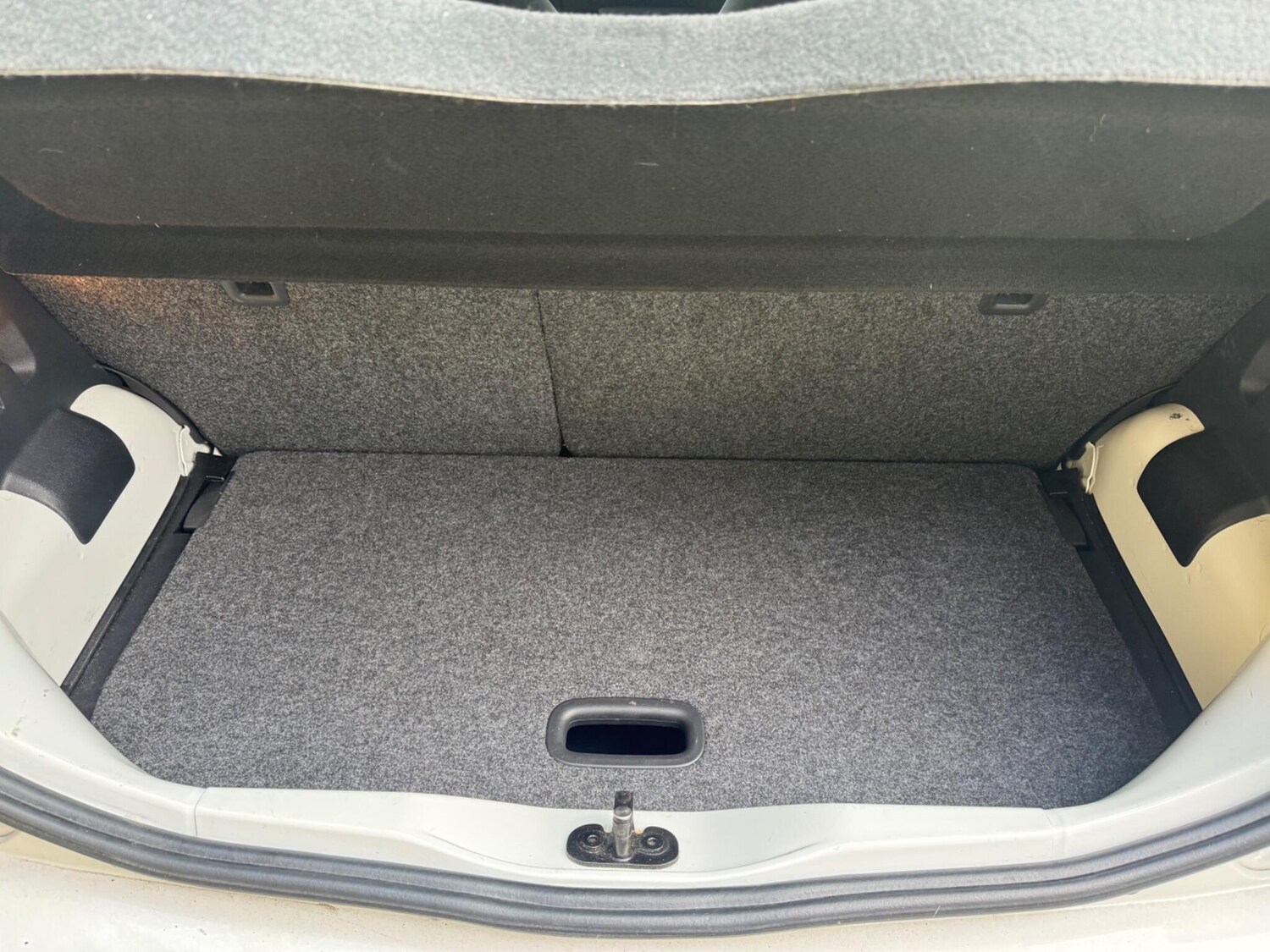 Used Volkswagen up! 2016 for sale - 77764019: Photo 21