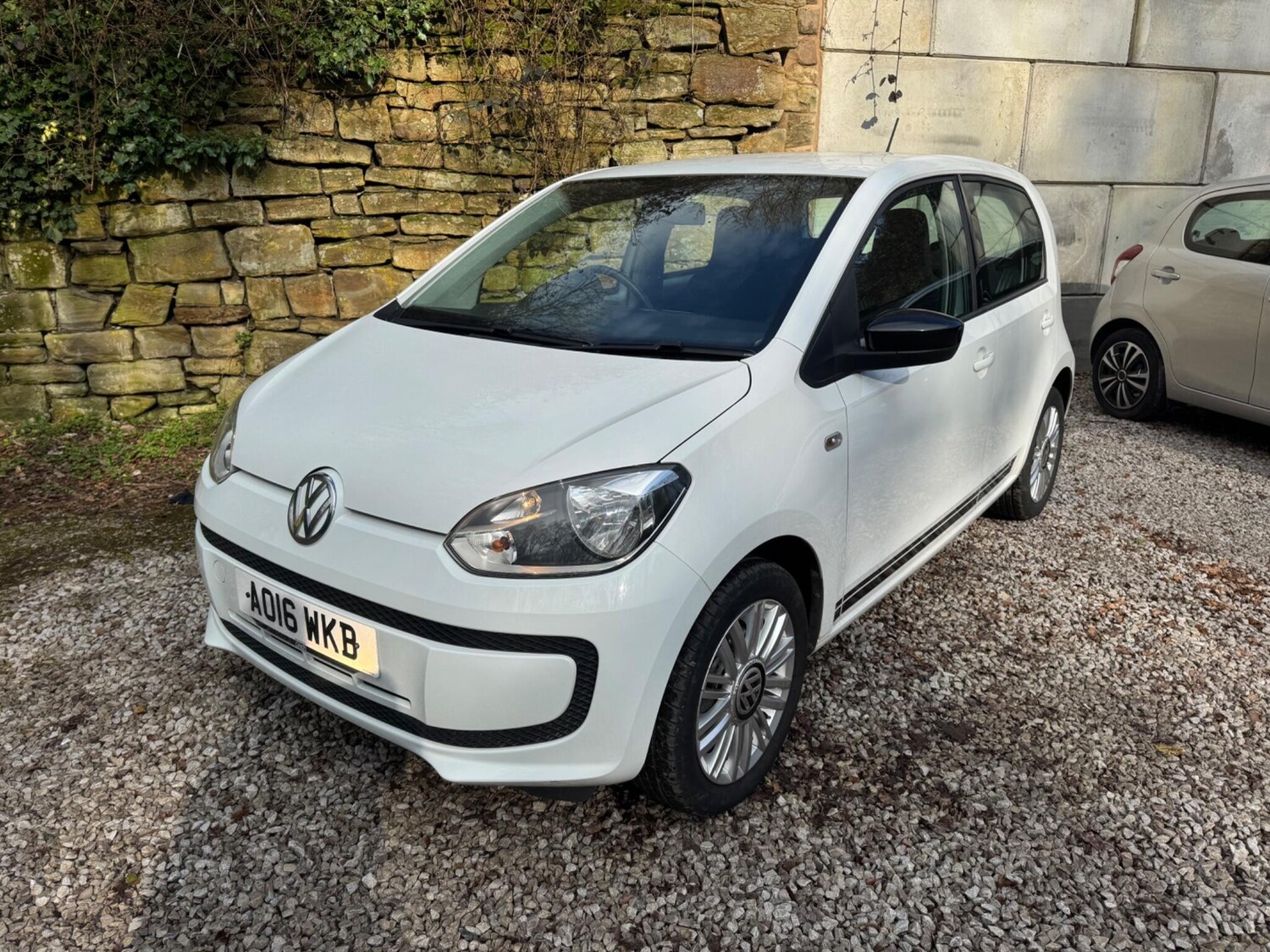 Used Volkswagen up! 2016 for sale - 77764019: Photo 3
