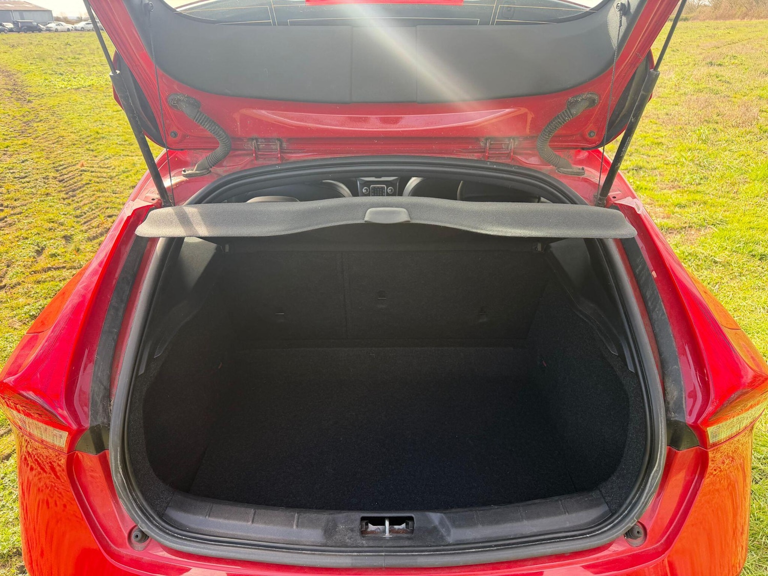 Used Volvo V40 2017 for sale - 78029264: Photo 22