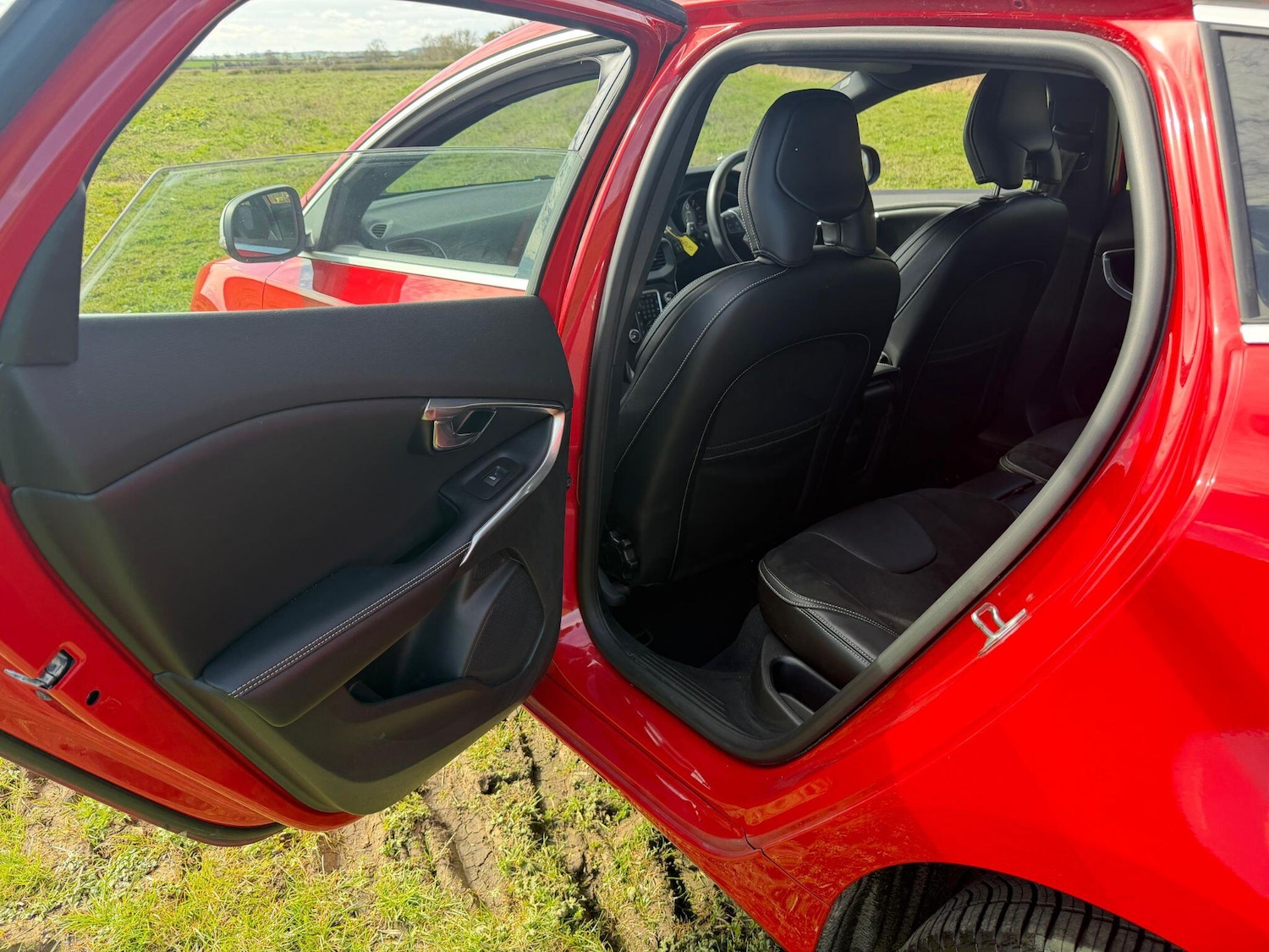 Used Volvo V40 2017 for sale - 78029264: Photo 24