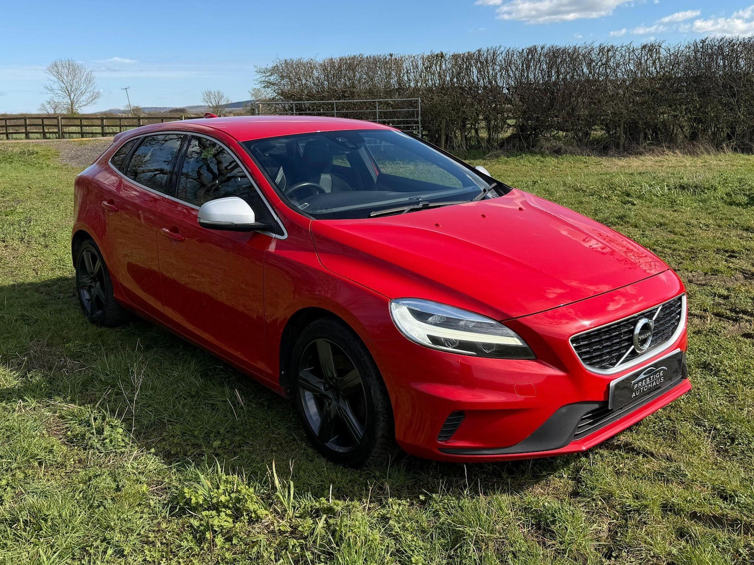 Used Volvo V40 2017 for sale - 78029264: Photo 3