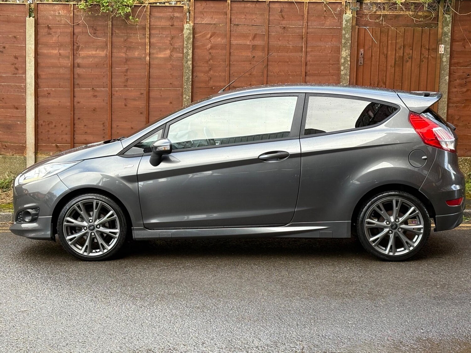 Used Ford Fiesta 2017 for sale - 78059940: Photo 3