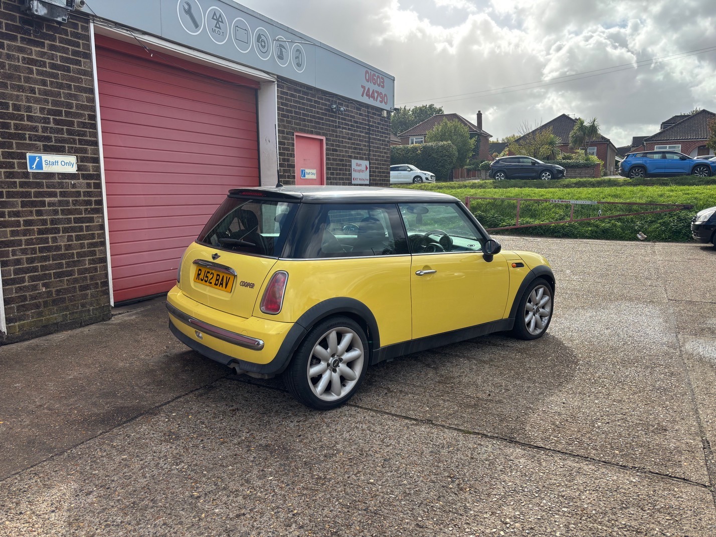 Used MINI Hatch 2002 for sale - 76177566: Photo 2