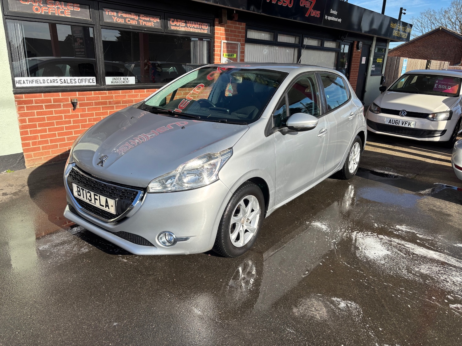 Used Peugeot 208 2013 for sale - 78144811: Photo 2