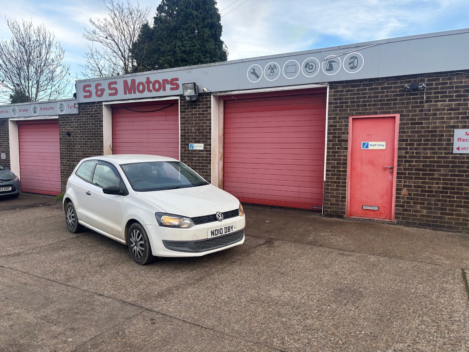 Used Volkswagen Polo 2010 for sale - 76526468: Photo 1