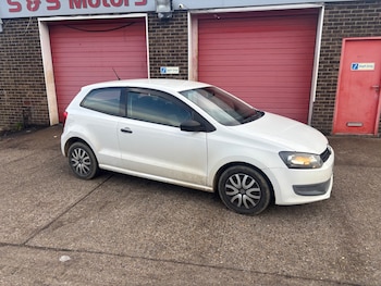 Used Volkswagen Polo 2010 for sale - 76526468: Photo
