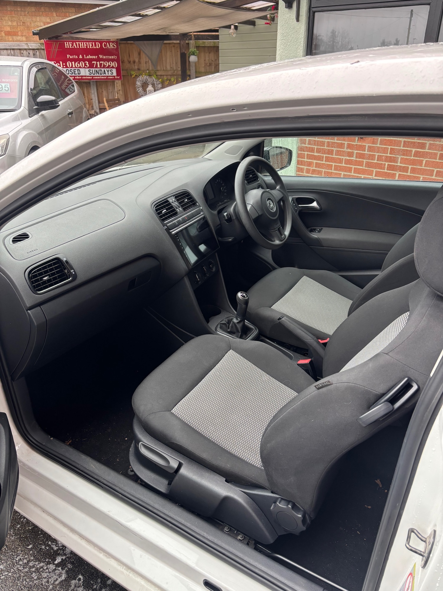 Used Volkswagen Polo 2011 for sale - 77797578: Photo 8