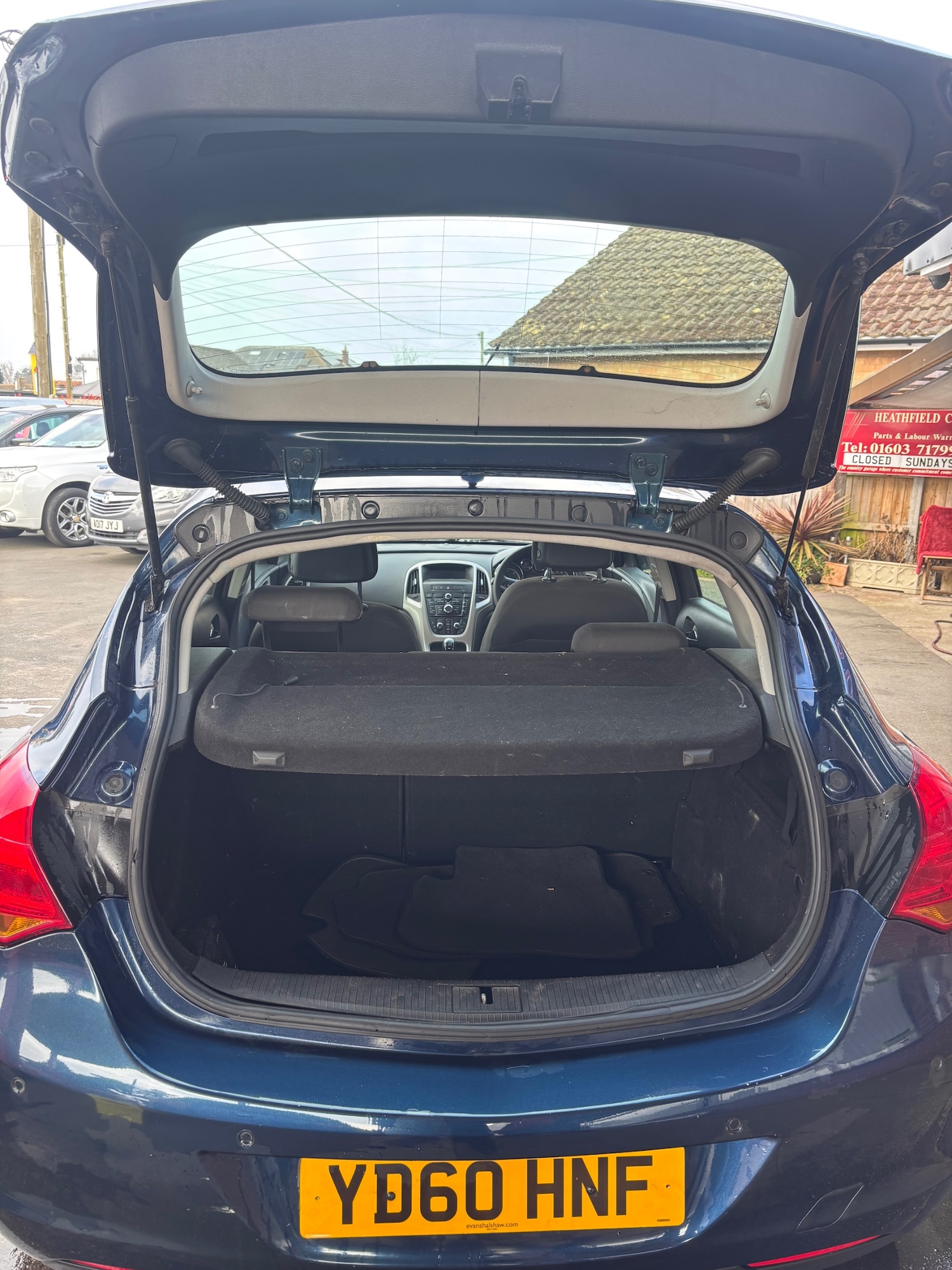 Used Vauxhall Astra 2010 for sale - 77980191: Photo 6