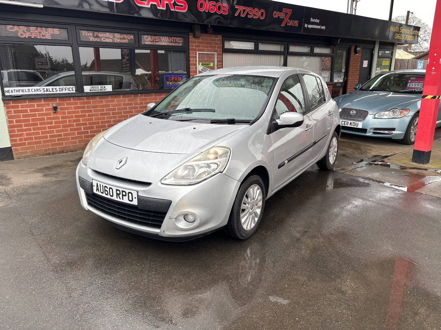 Used Renault Clio 2010 for sale - 77797093: Photo 2