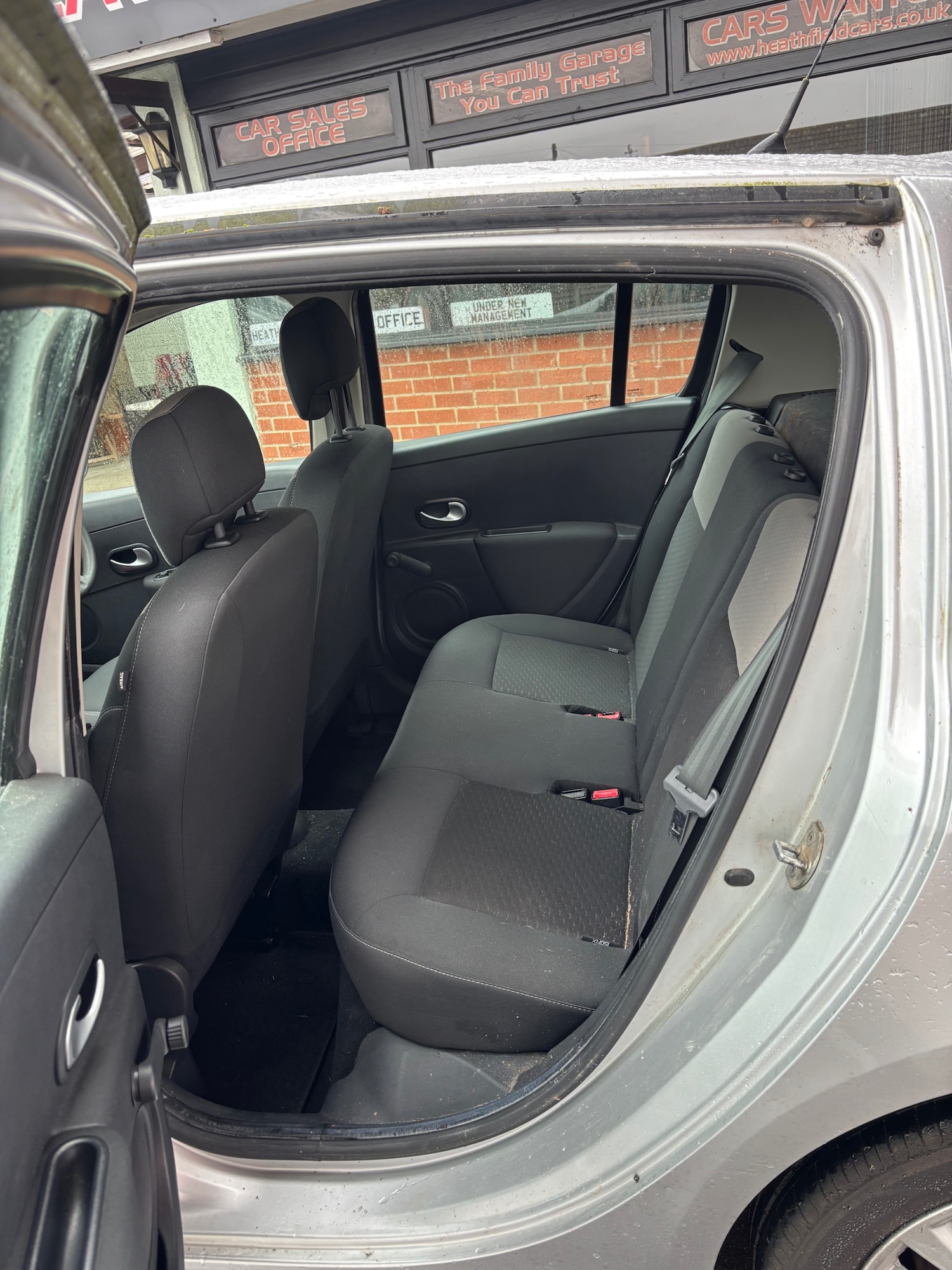 Used Renault Clio 2010 for sale - 77797093: Photo 6