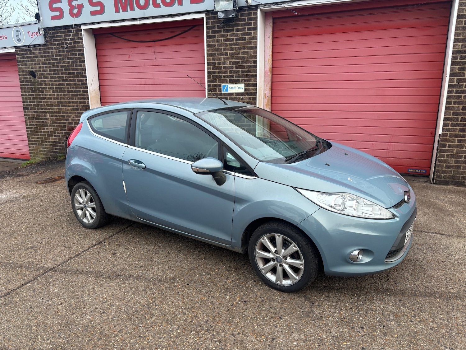 Used Ford Fiesta 2009 for sale - 77083696: Photo 2