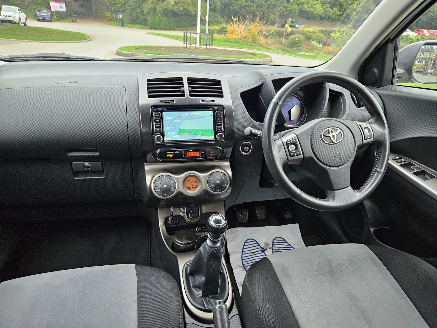 Used Toyota Urbancruiser 2011 for sale - 76225483: Photo 15