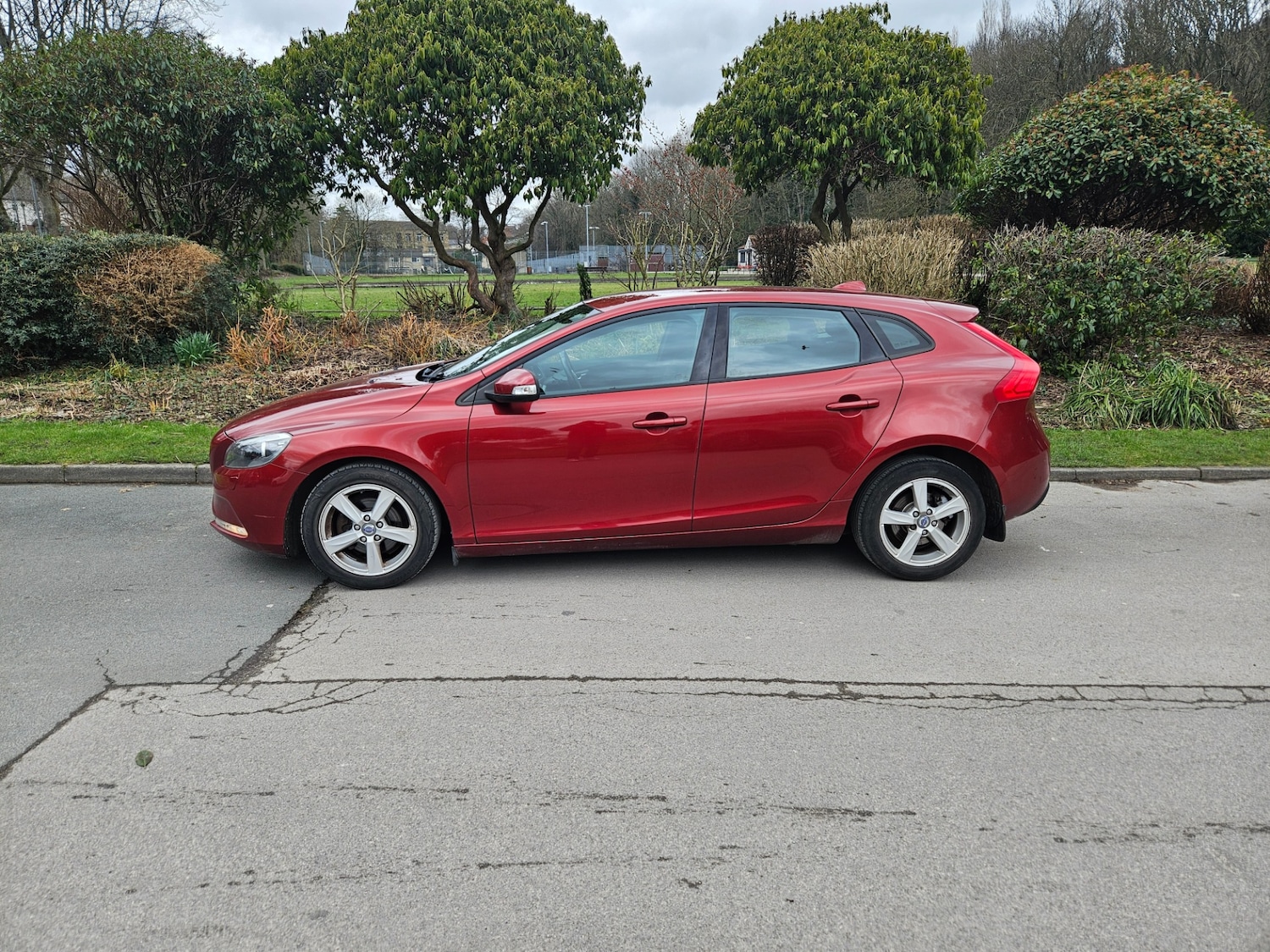 Used Volvo V40 2014 for sale - 77592692: Photo 3