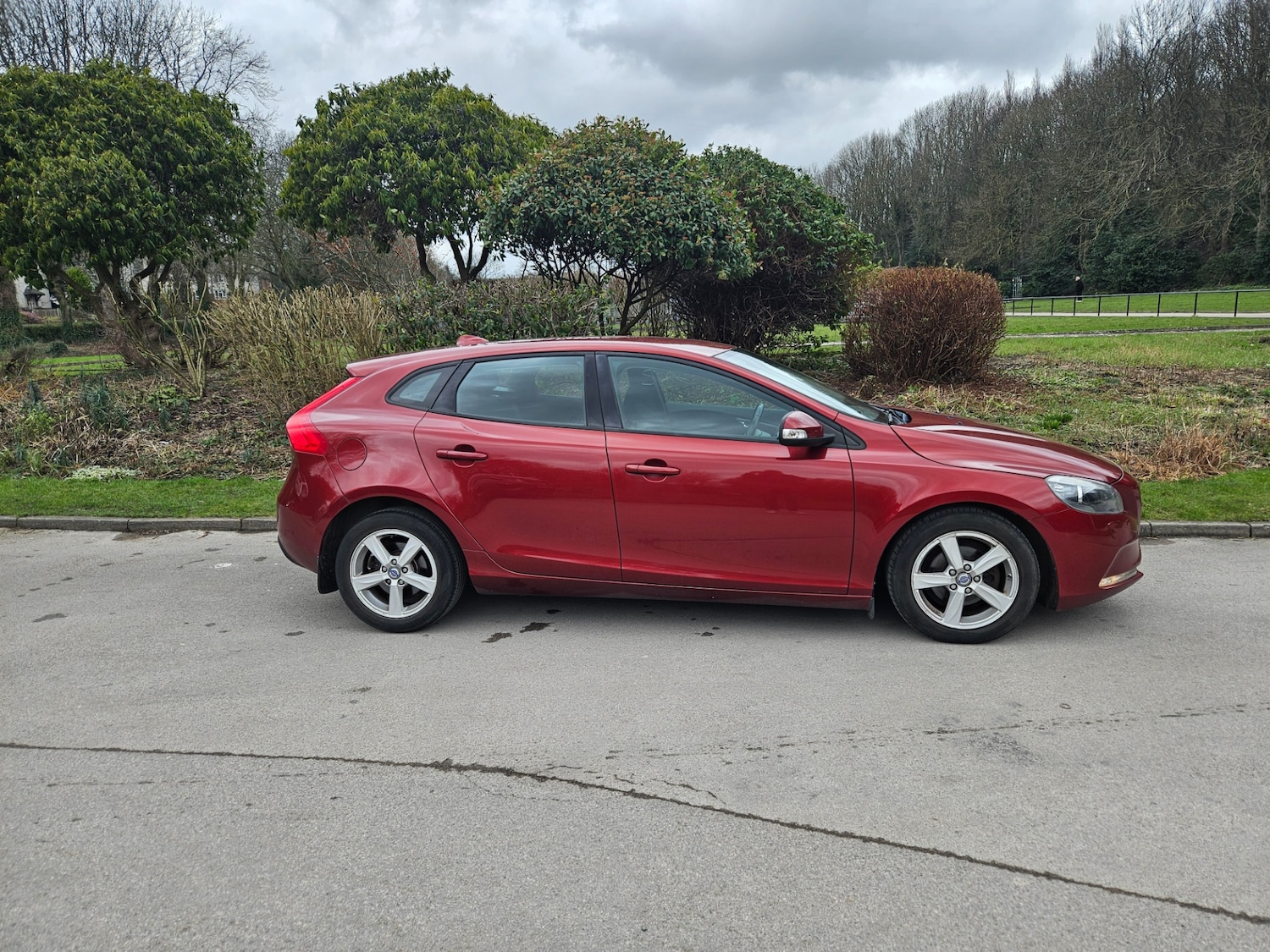 Used Volvo V40 2014 for sale - 77592692: Photo 4