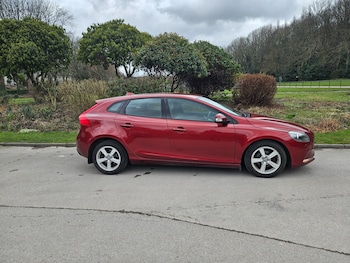 Used Volvo V40 2014 for sale - 77592692: Photo