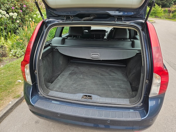 Used Volvo V50 2011 for sale - 74668554: Photo 7