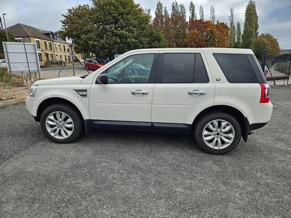 Used Land Rover Freelander 2010 for sale - 74200601: Photo 2