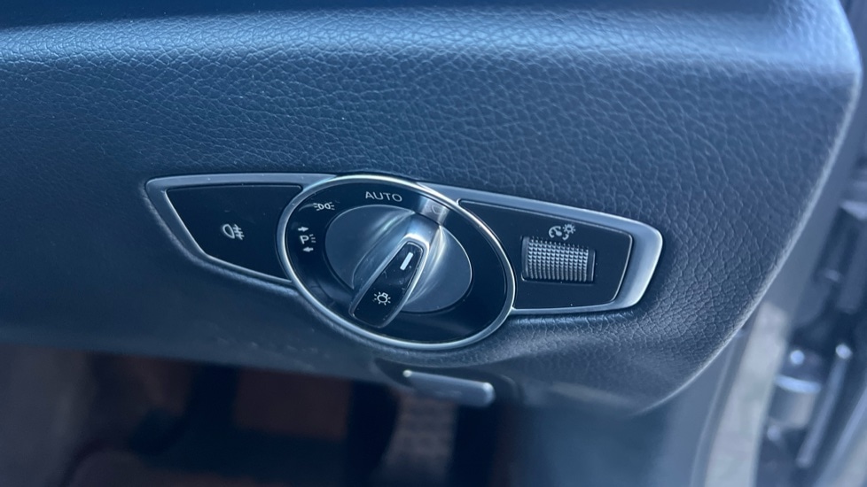 Used Mercedes-Benz E Class 2018 for sale - 76948522: Photo 30