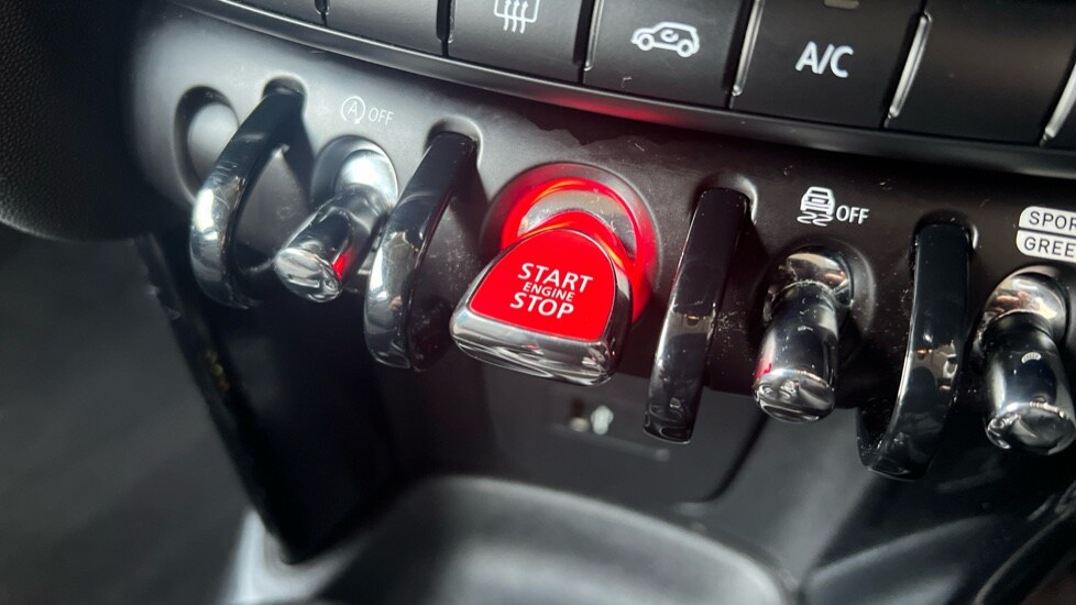 Used MINI Hatch 2021 for sale - 76130619: Photo 34